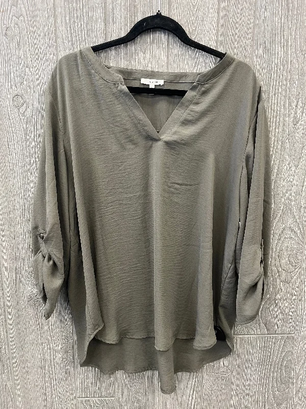 Top Long Sleeve By Maurices In Green, Size: Xxl Laid