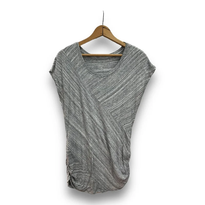 Top Short Sleeve By Liz Lange  Size: M Elegant Men's Cashmere